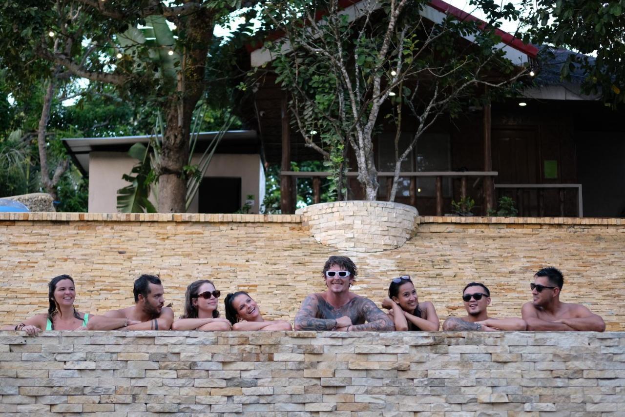 Mad Monkey Siquijor Hostel Exterior photo