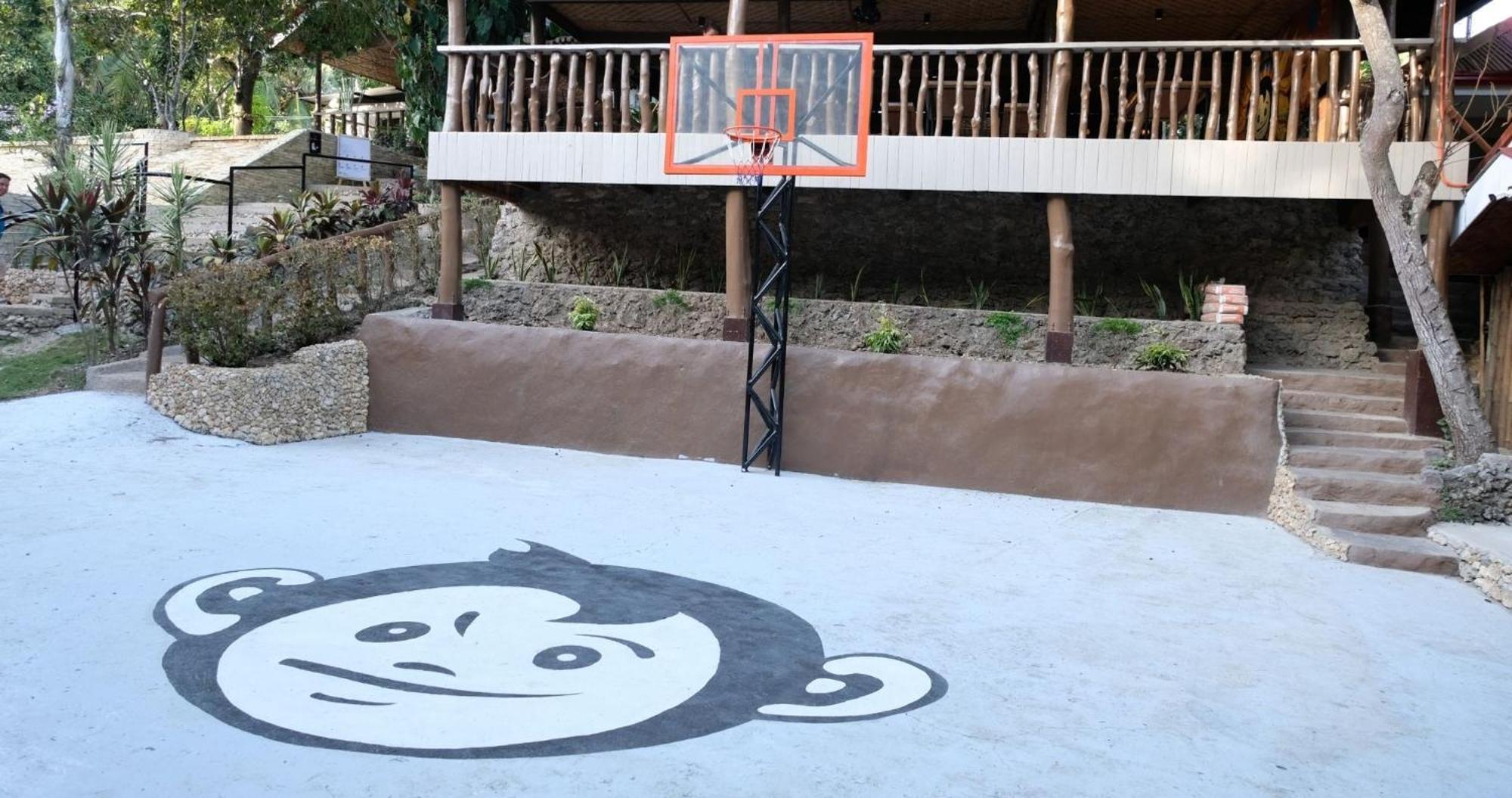 Mad Monkey Siquijor Hostel Exterior photo