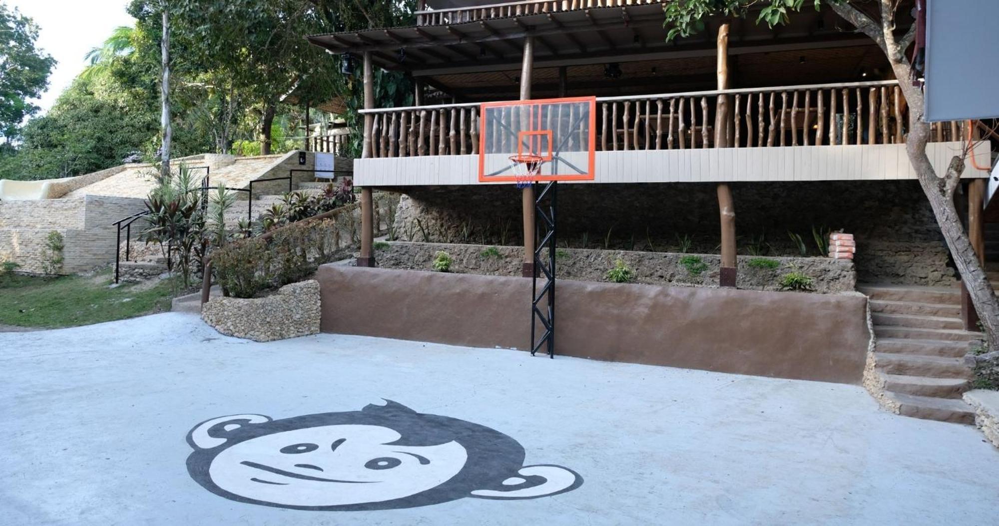 Mad Monkey Siquijor Hostel Exterior photo